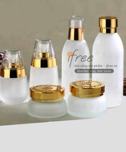 Chai lọ mỹ phẩm - set thủy tinh 6 món có nắp khắc hoa văn