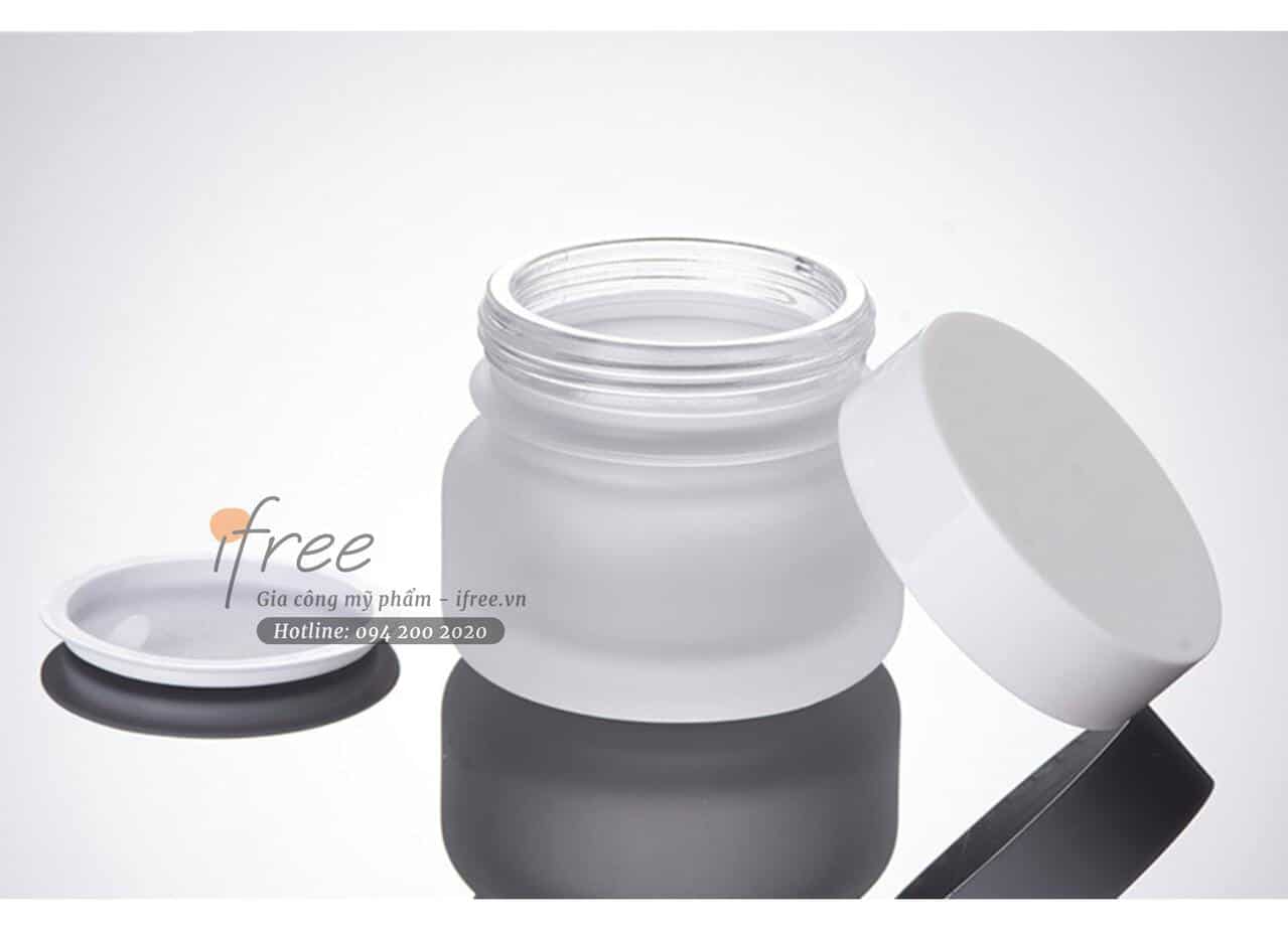 Gia công Kem tan mỡ sinh học - Đánh tan mỡ thừa 14 hũ thủy tinh nắp trắng - sử dụng chứa các mỹ phẩm dạng kem