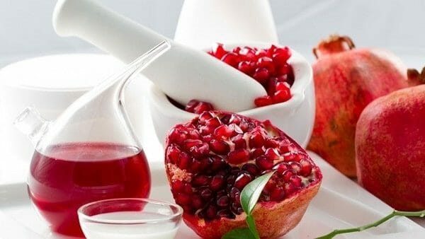 làm son môi từ cà chua tại nhà