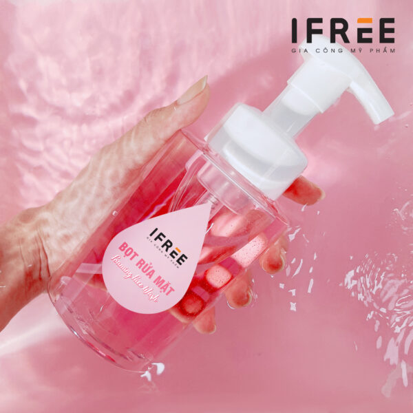 Chai vòi nhấn thường được dùng để chứa bọt rửa mặt được gia công bởi IFREE