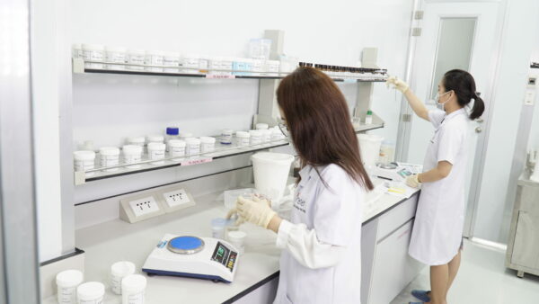 nguyên cưu copy công thức mỹ phẩm
