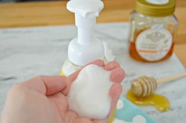 chất tạo bọt xà phòng