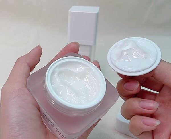 kem duong trang da 600x488 1