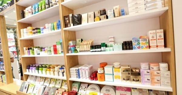 thủ tục nhập khẩu nguyên liệu sản xuất mỹ phẩm