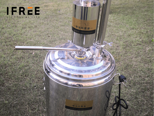 Mách nàng 5 cách làm tinh dầu bưởi đơn giản ngay tại nhà 13 Làm tinh dầu bưởi bằng máy ép