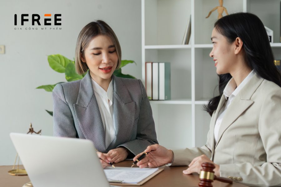 Quy Trình Gia Công Sữa Rửa Mặt Từ A Đến Z 6 Tiếp Nhận Yêu Cầu và Tư Vấn Chuyên Sâu