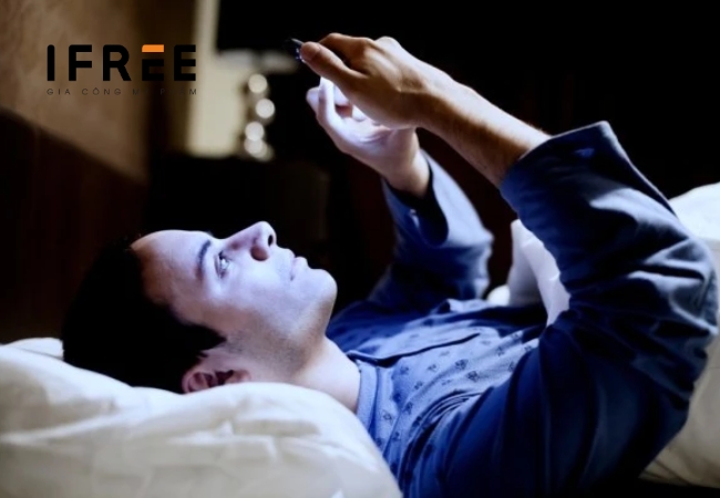 Ánh sáng xanh từ điện thoại - Mối nguy tiềm ẩn phá huỷ làn da bạn 15 Ánh sáng xanh từ điện thoại