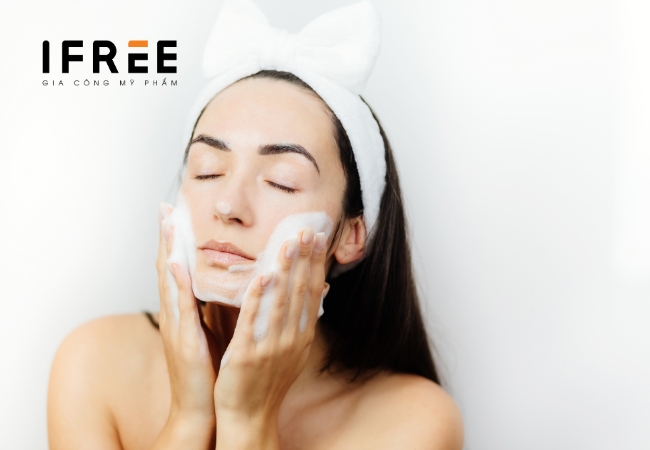 Vì sao cần dùng sữa rửa mặt? 18 Sữa rửa mặt là gì