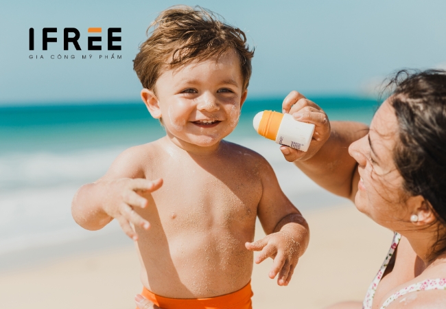 Thoa kem chống nắng thế nào là đủ? Bao lâu cần bôi lại? 12 Thoa kem chống nắng thế nào là đủ