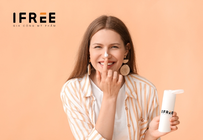 Thoa kem chống nắng thế nào là đủ? Bao lâu cần bôi lại? 7 Thoa kem chống nắng thế nào là đủ