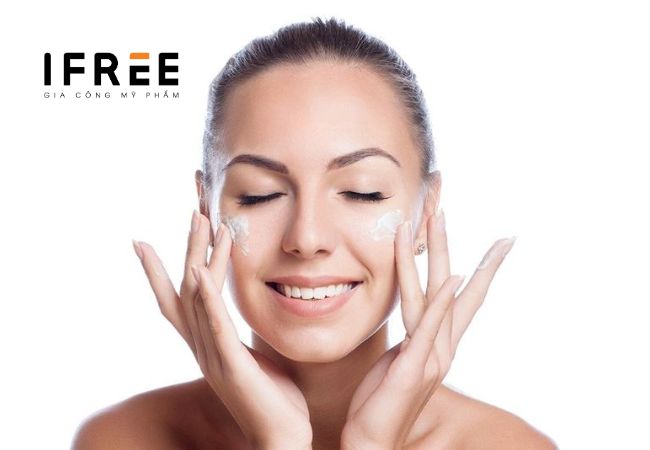 Hướng dẫn cách bôi kem dưỡng ẩm hiệu quả 81 Hướng dẫn cách bôi kem dưỡng ẩm hiệu quả