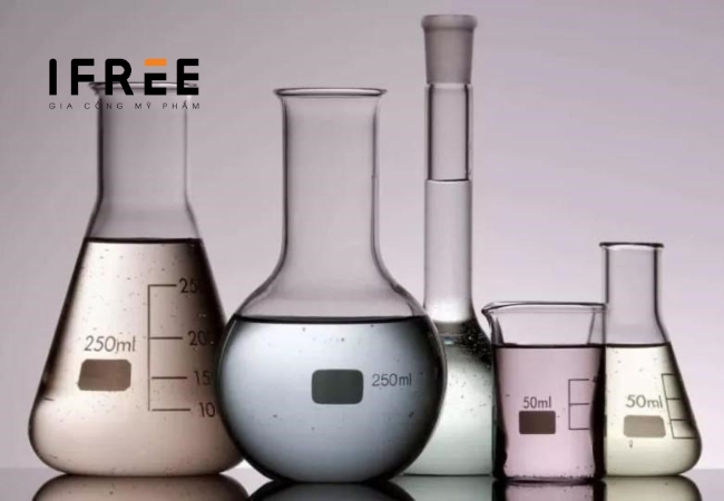 Cồn trong mỹ phẩm - Có lợi hay có hại cho da? 25 Cồn trong mỹ phẩm - Có lợi hay có hại cho da?