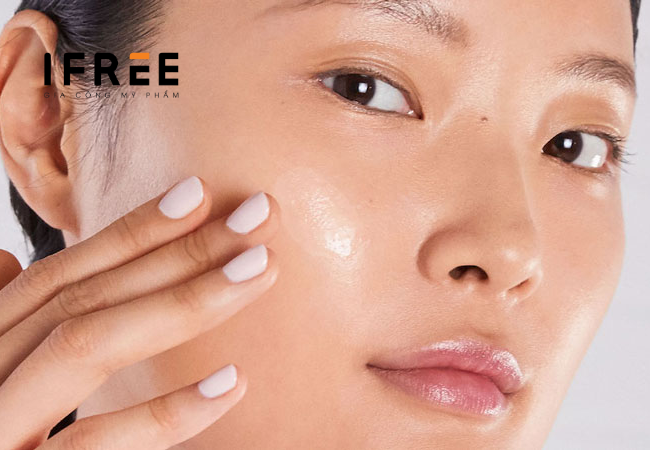 Tất tần tật về mụn cám: Nguyên nhân và cách chăm sóc da