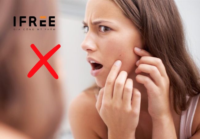 Mụn viêm là gì? Chăm sóc da có mụn viêm thế nào?