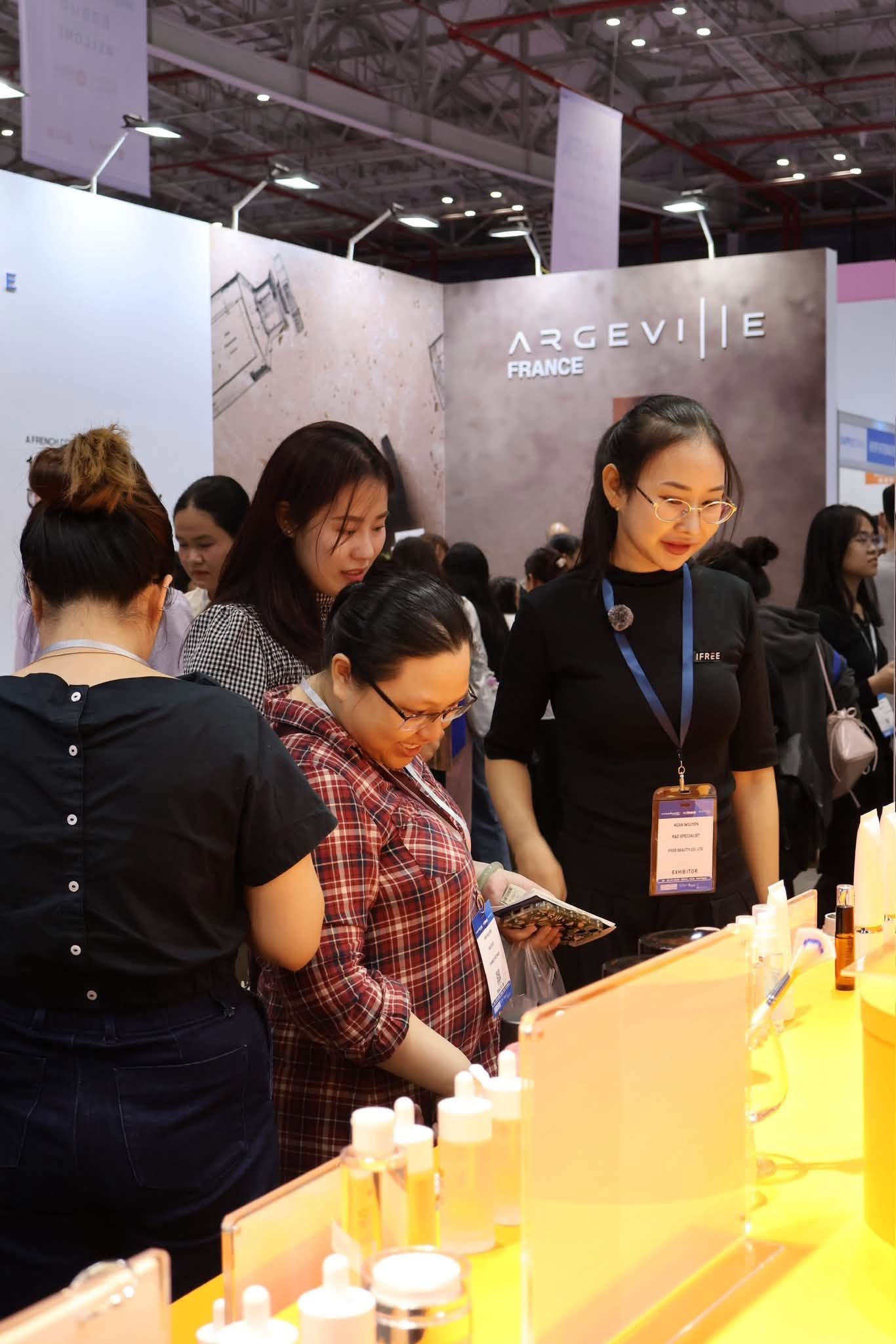 IFREE khép lại hành trình tại VietBeauty x Cosmobeauté Vietnam x Beautycare Plus 2026 với nhiều kết nối và cơ hội hợp tác mới 9 VietBeauty x Cosmobeauté Vietnam x Beautycare Plus 2026